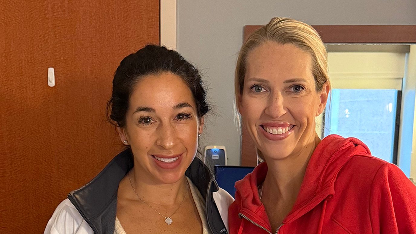 Stage IV lung cancer survivor Leah Phillips (right) with Mara Antonoff, M.D.